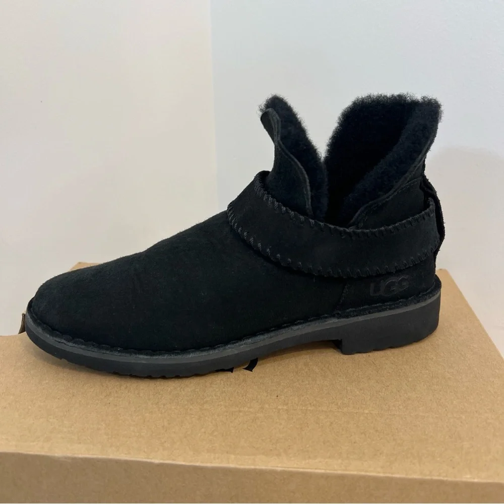 UGG Mckay Black Suede Sheepskin‎ Ankle Boots Booties